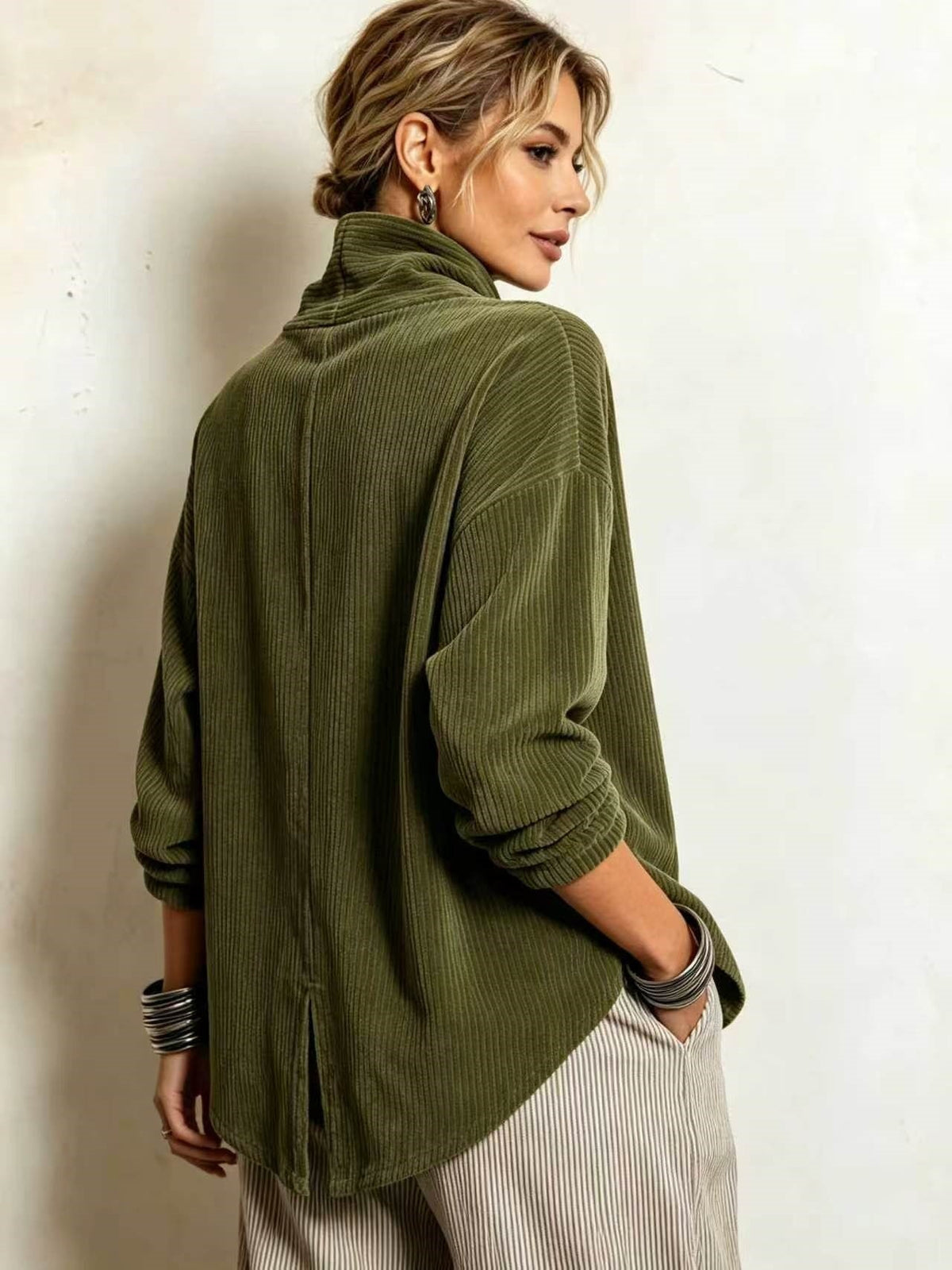 Elara | Pull côtelé à col montant
