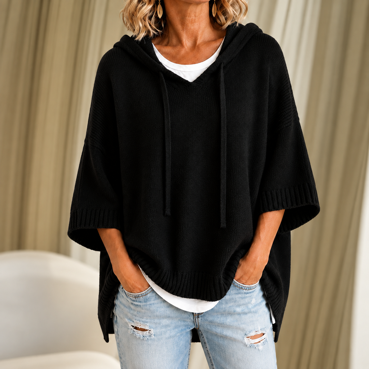 Oriana | Poncho en maille à capuche et manches trois-quarts