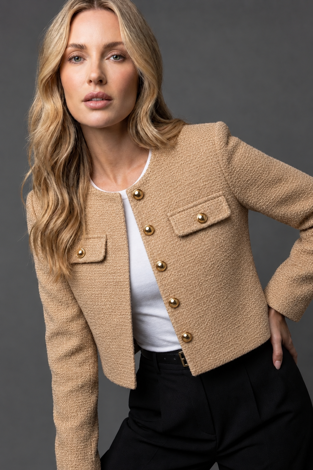 Josée | Veste courte effet tweed à boutons dorés