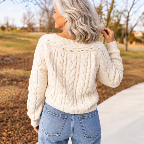 Céleste | Pull torsadé à col rond crème, vue de dos