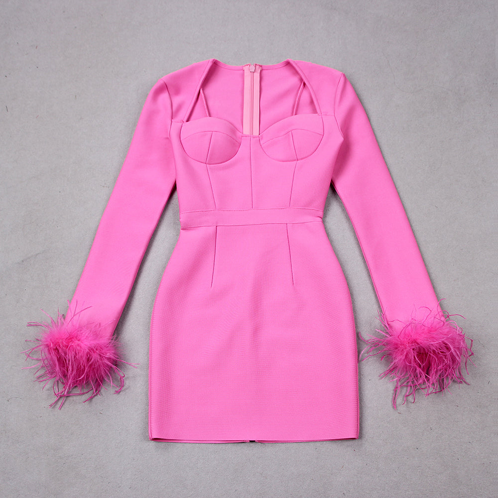 Sofia | Mini-robe élégante à détails plumes