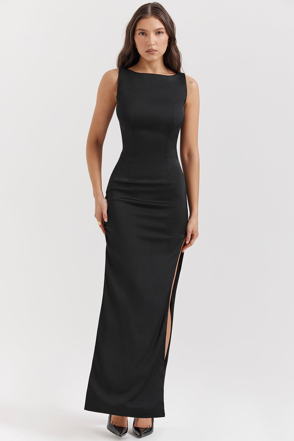 Chaveli | Robe longue noire sans manches